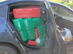 carro-com-700-kg-de-maconha-e-apreendido-pela-policia-rodoviaria-no-interior-de-sp