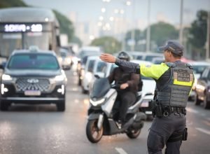 pm-intensifica-abordagens-a-motociclistas-em-operacao-contra-roubos-e-furtos-de-veiculos-em-sp