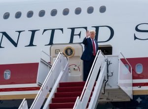 novo-air-force-one-realiza-o-primeiro-voo-com-donald-trump